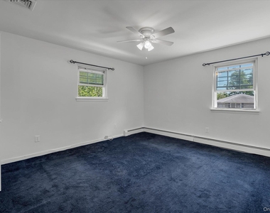 217 Bellerose Avenue - Photo Thumbnail 12
