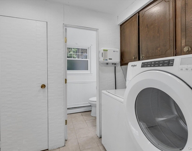 217 Bellerose Avenue - Photo Thumbnail 10