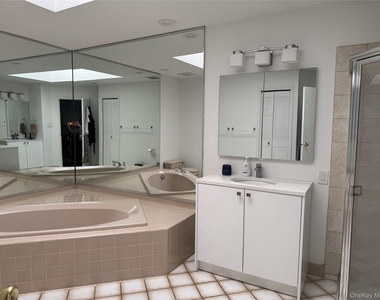 48 Wimbledon Drive - Photo Thumbnail 14