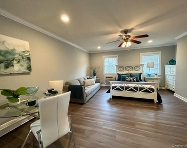 184 Hallock Road - Photo Thumbnail 3