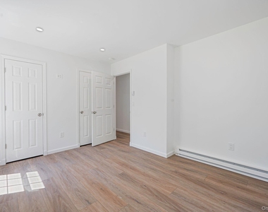 655 Post Avenue - Photo Thumbnail 14