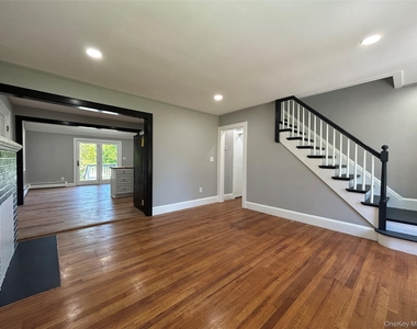 32 Reimer Avenue - Photo Thumbnail 5