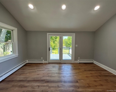 32 Reimer Avenue - Photo Thumbnail 4