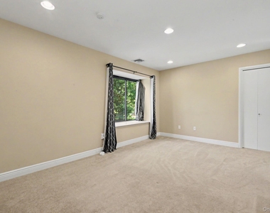 212 Old Farm Lane - Photo Thumbnail 18