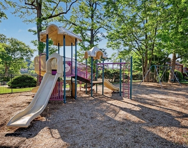 212 Old Farm Lane - Photo Thumbnail 28