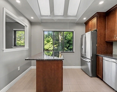 212 Old Farm Lane - Photo Thumbnail 6