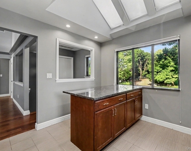212 Old Farm Lane - Photo Thumbnail 7