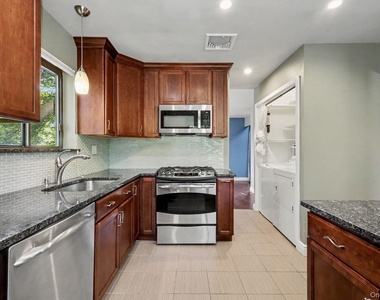 212 Old Farm Lane - Photo Thumbnail 8