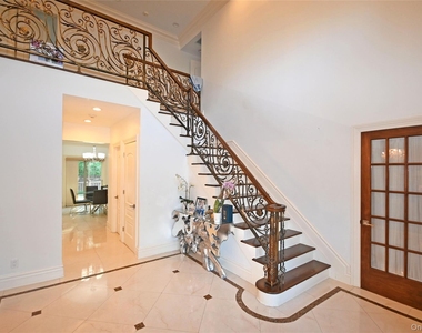 26 Spring Lane - Photo Thumbnail 14