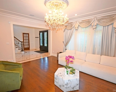 26 Spring Lane - Photo Thumbnail 15