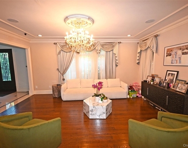 26 Spring Lane - Photo Thumbnail 16