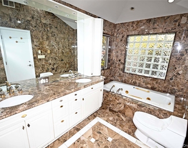 24 Warwick Road - Photo Thumbnail 17