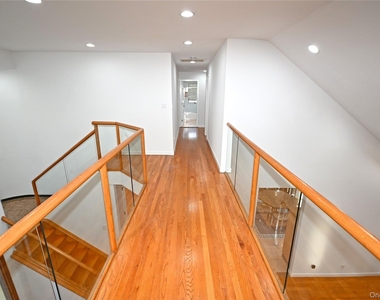 24 Warwick Road - Photo Thumbnail 14