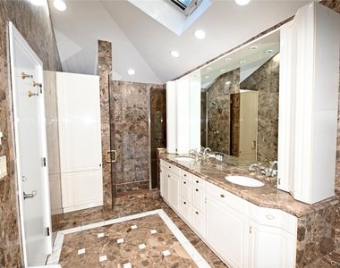 24 Warwick Road - Photo Thumbnail 18