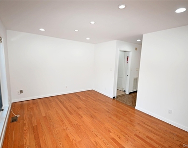 24 Warwick Road - Photo Thumbnail 6