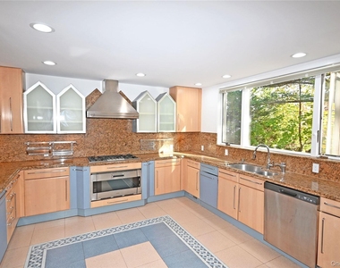 24 Warwick Road - Photo Thumbnail 9