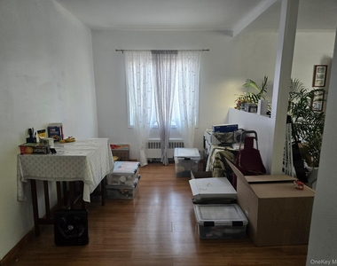 56-28 217 - Photo Thumbnail 2