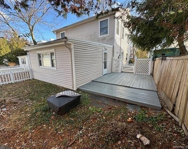 11 Nesaquake Avenue - Photo Thumbnail 14