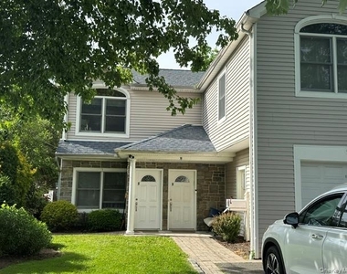 11 Nesaquake Avenue - Photo Thumbnail 1