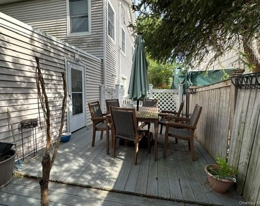 11 Nesaquake Avenue - Photo Thumbnail 15