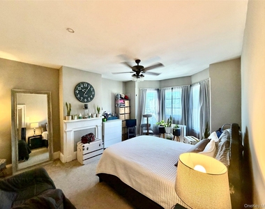 750 Broadway - Photo Thumbnail 4