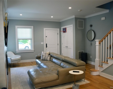 78 Orchard Avenue - Photo Thumbnail 3