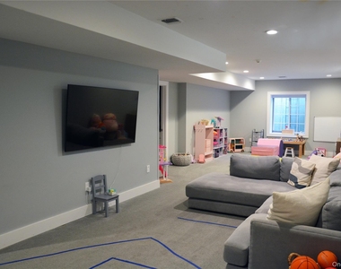 78 Orchard Avenue - Photo Thumbnail 22