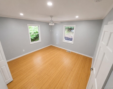 105 Chief Nimham Circle - Photo Thumbnail 4