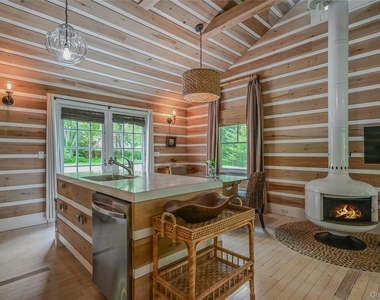 400 Town Creek Lane - Photo Thumbnail 10
