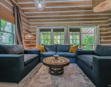 400 Town Creek Lane - Photo Thumbnail 8