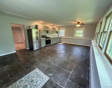 1661 Little Britain Road - Photo Thumbnail 9