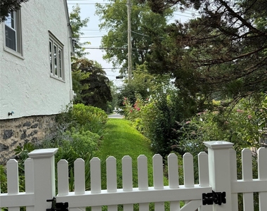 319 Oakland Beach Avenue - Photo Thumbnail 31