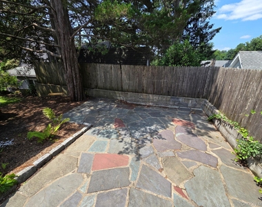 319 Oakland Beach Avenue - Photo Thumbnail 20