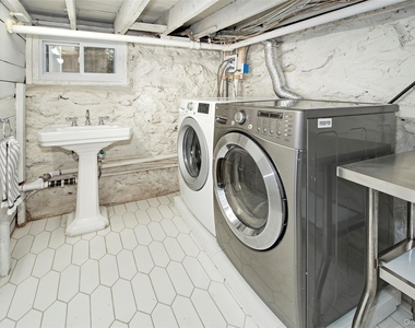 319 Oakland Beach Avenue - Photo Thumbnail 19