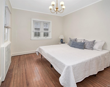 319 Oakland Beach Avenue - Photo Thumbnail 12