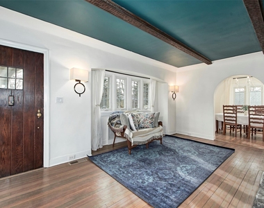 319 Oakland Beach Avenue - Photo Thumbnail 1