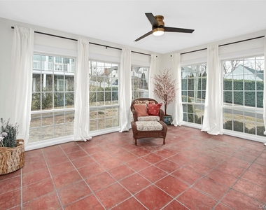 319 Oakland Beach Avenue - Photo Thumbnail 5