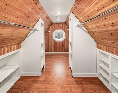 319 Oakland Beach Avenue - Photo Thumbnail 18