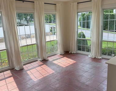 319 Oakland Beach Avenue - Photo Thumbnail 26