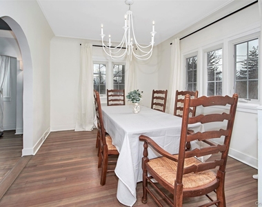 319 Oakland Beach Avenue - Photo Thumbnail 2