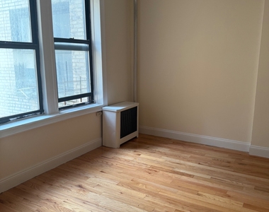 West 204th - Photo Thumbnail 3