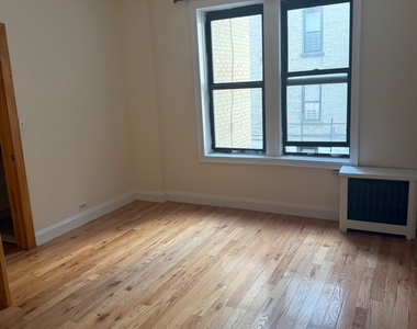 West 204th - Photo Thumbnail 5