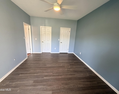 413 Diamond Rock Circle - Photo Thumbnail 17