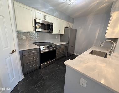 413 Diamond Rock Circle - Photo Thumbnail 4