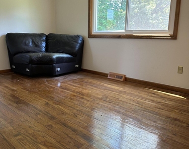 2810 Consaul Road - Photo Thumbnail 16
