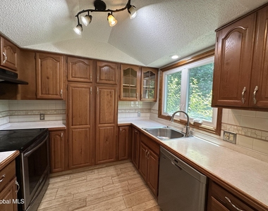 2810 Consaul Road - Photo Thumbnail 10