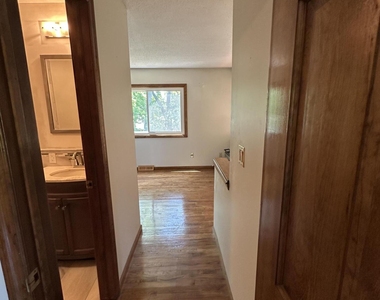2810 Consaul Road - Photo Thumbnail 15