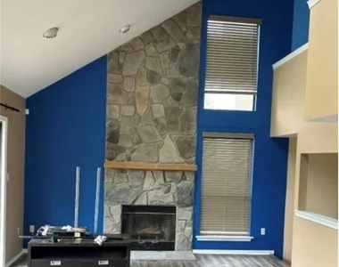21 Woodhill Street - Photo Thumbnail 2