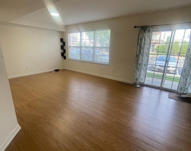 1503 Plymouth Road - Photo Thumbnail 7