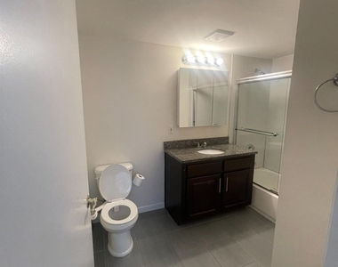 1503 Plymouth Road - Photo Thumbnail 12